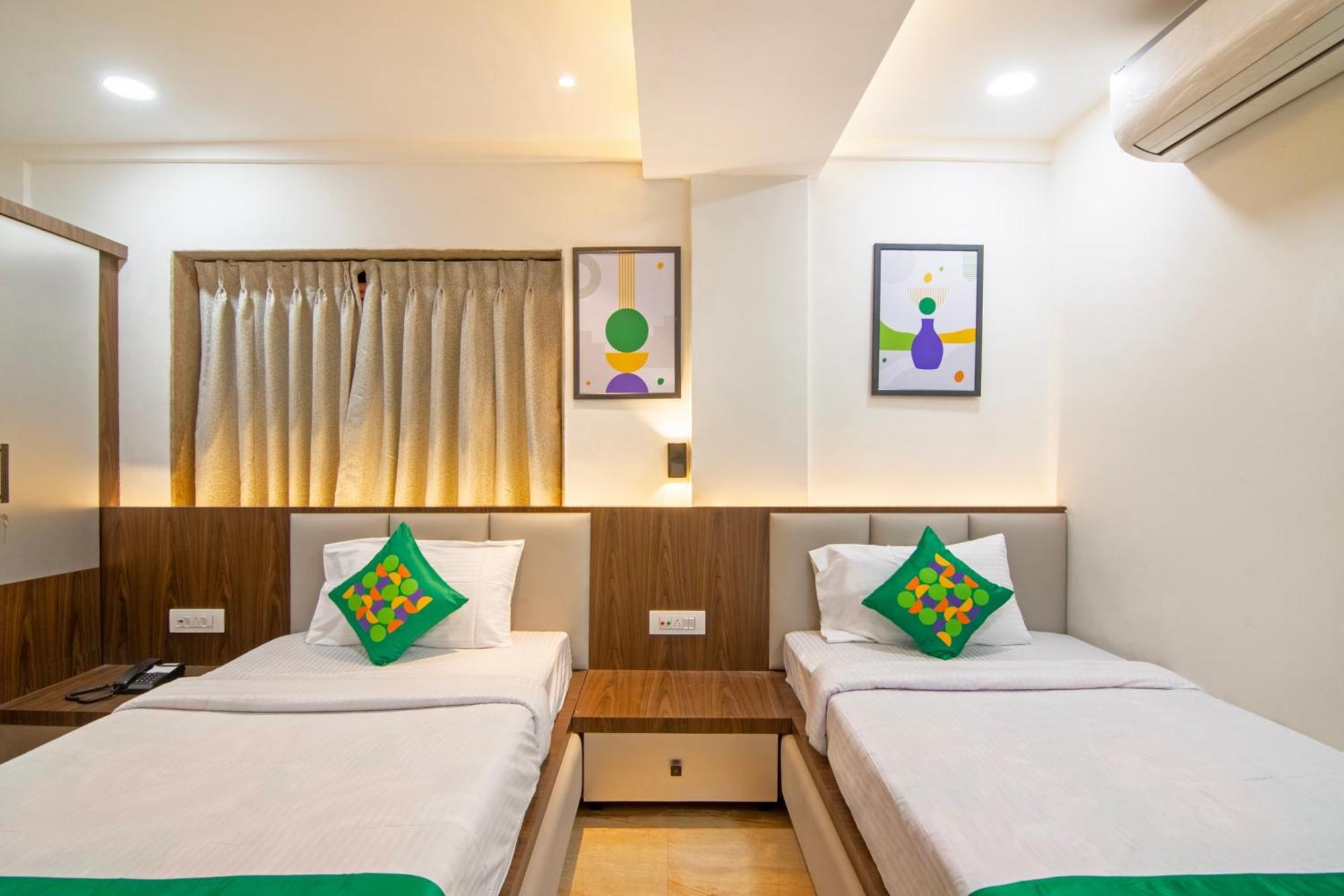 Treebo Petals Banquet & Suites - Calcutta Exterior foto