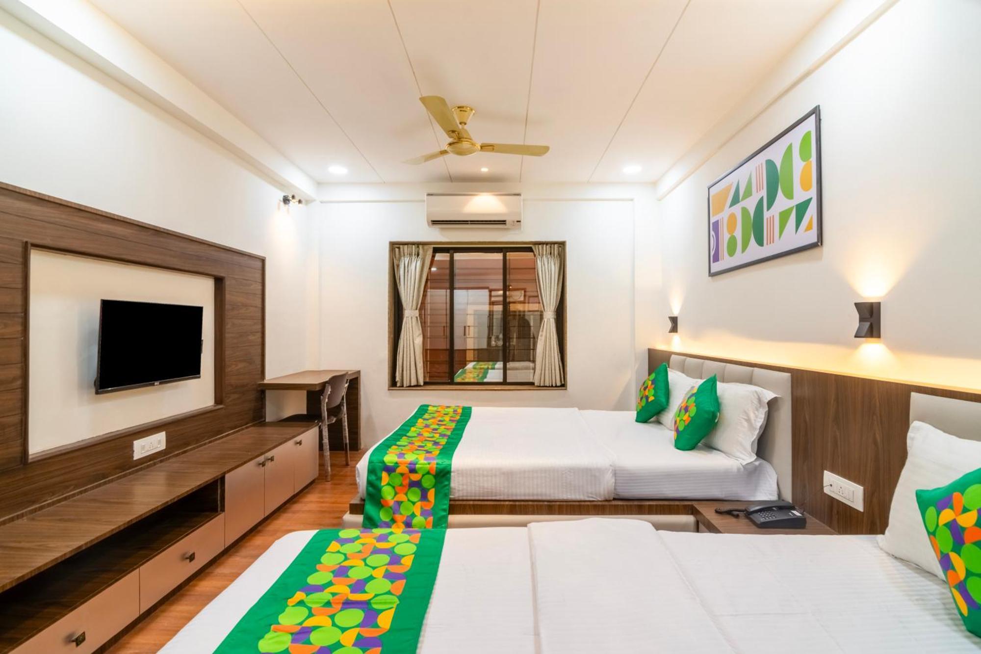 Treebo Petals Banquet & Suites - Calcutta Exterior foto