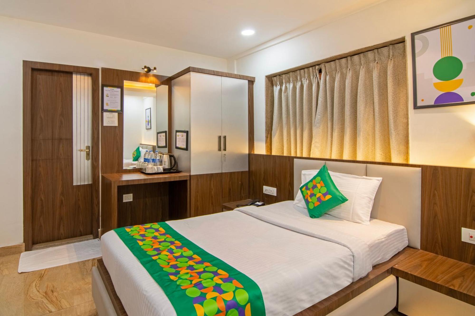 Treebo Petals Banquet & Suites - Calcutta Exterior foto
