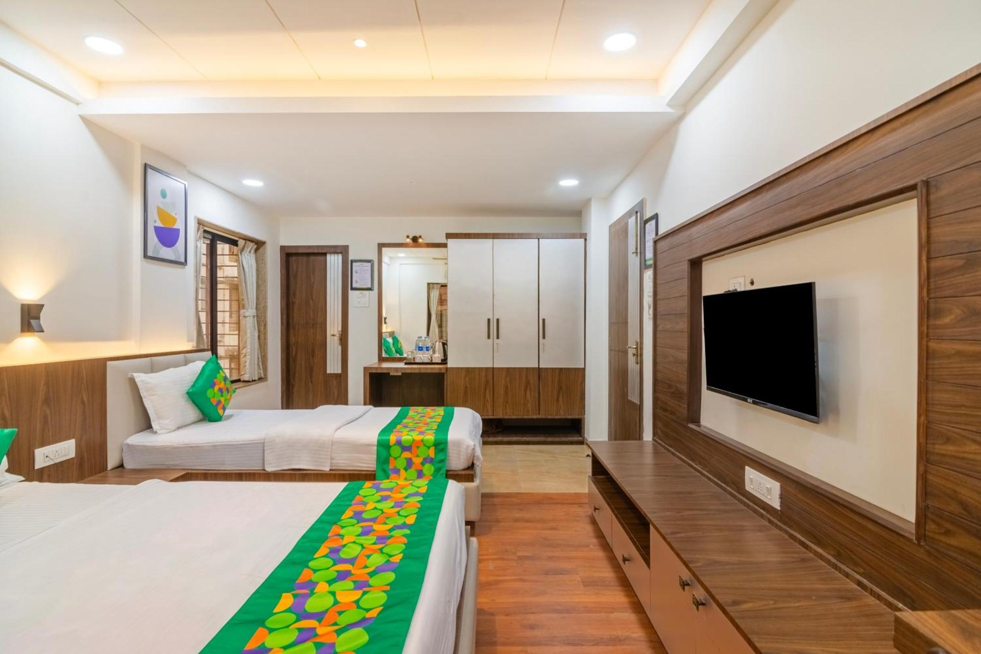Treebo Petals Banquet & Suites - Calcutta Exterior foto