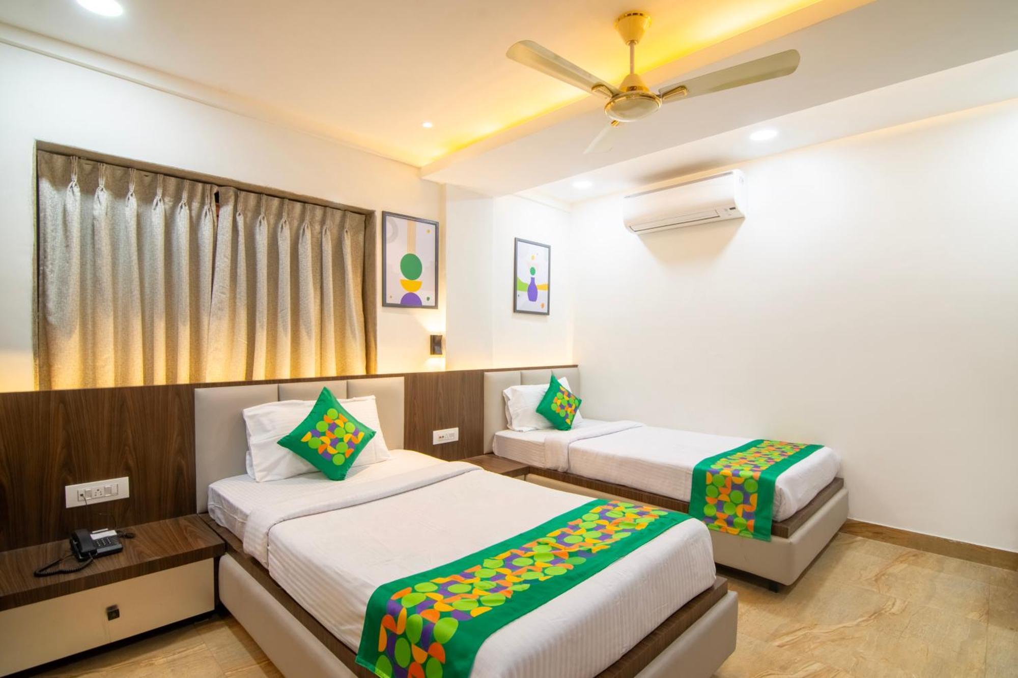 Treebo Petals Banquet & Suites - Calcutta Exterior foto