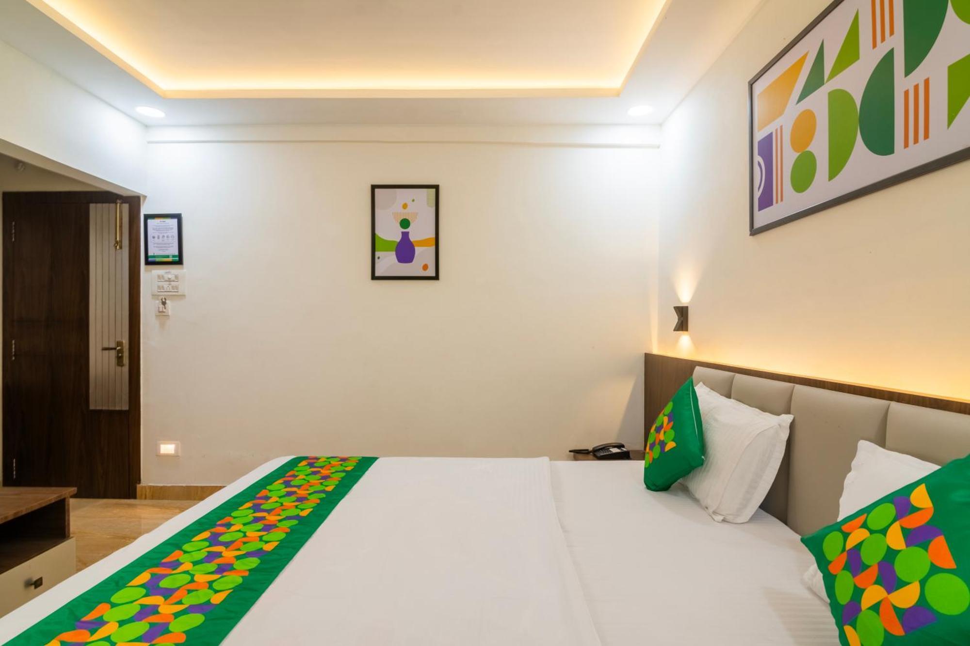 Treebo Petals Banquet & Suites - Calcutta Exterior foto